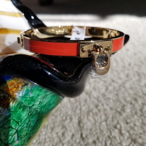 Coach Bangle Bracelet Signature C Carmine Enamel Gold Plated Hinged Oval NWT - Picture 4 of 12